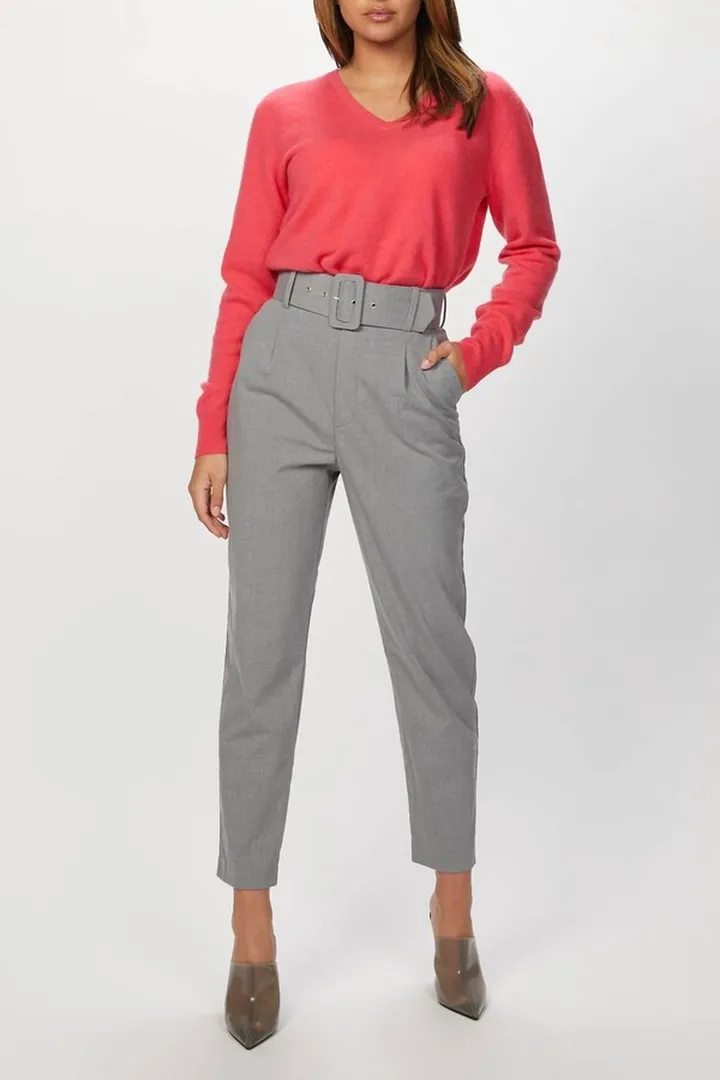 V Neck Pullover In Pop Pink