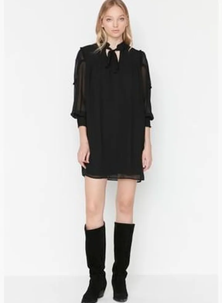 Black Mini Woven Lined Collar Dress TWOAW23EL00947