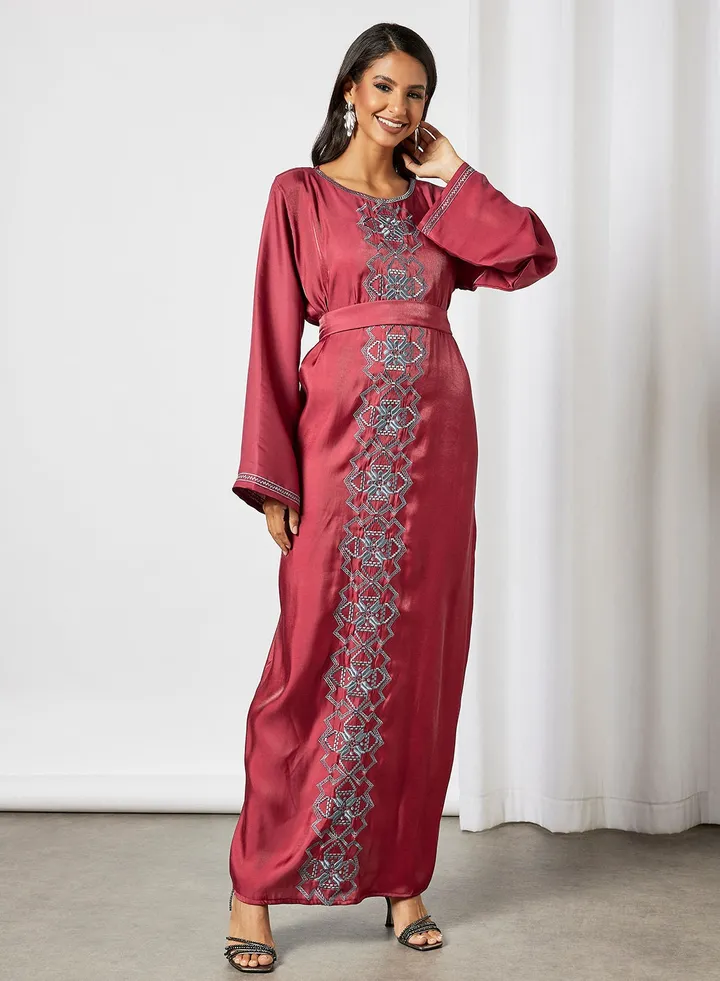 Jalabiya With Abstract Embroidery In Long Sleeves With Belt