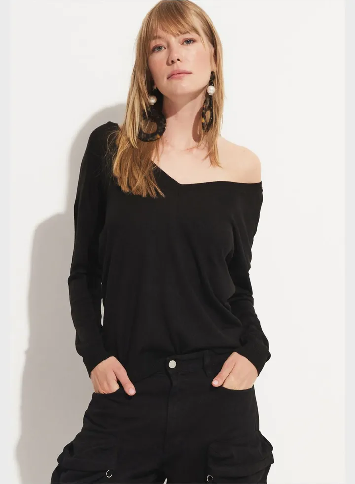 V-Neck Knitted Sweater
