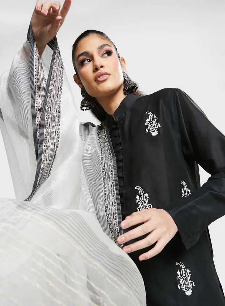 Lace Detail Dupatta