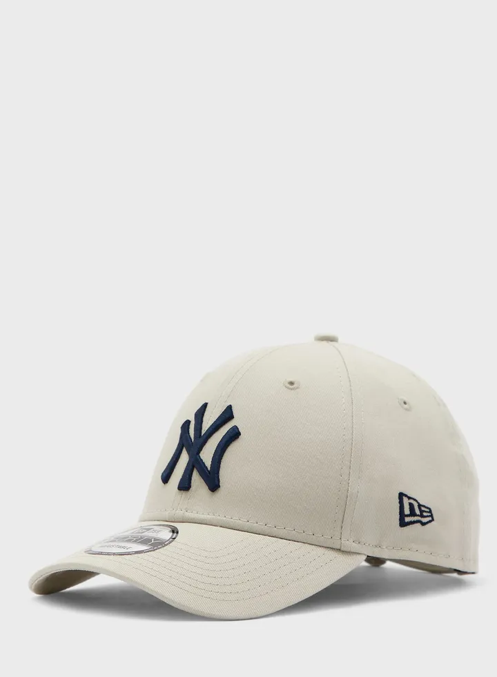 9Forty New York Yankees League Cap