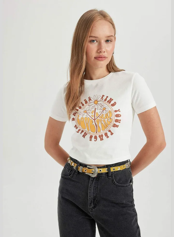 Woman Knitted Short Sleeve T-Shirt