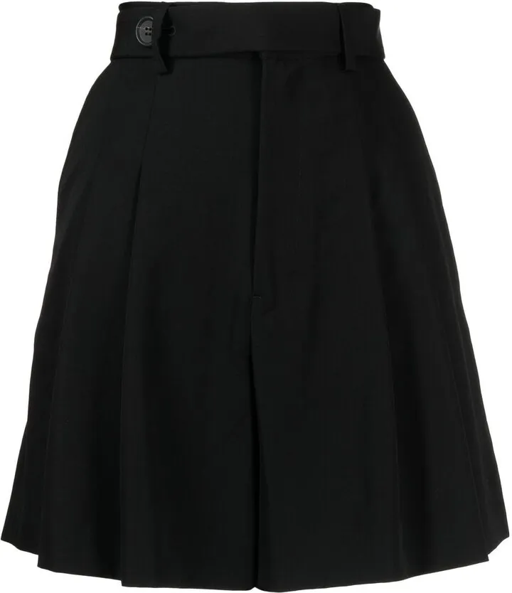 Tuck short-pants