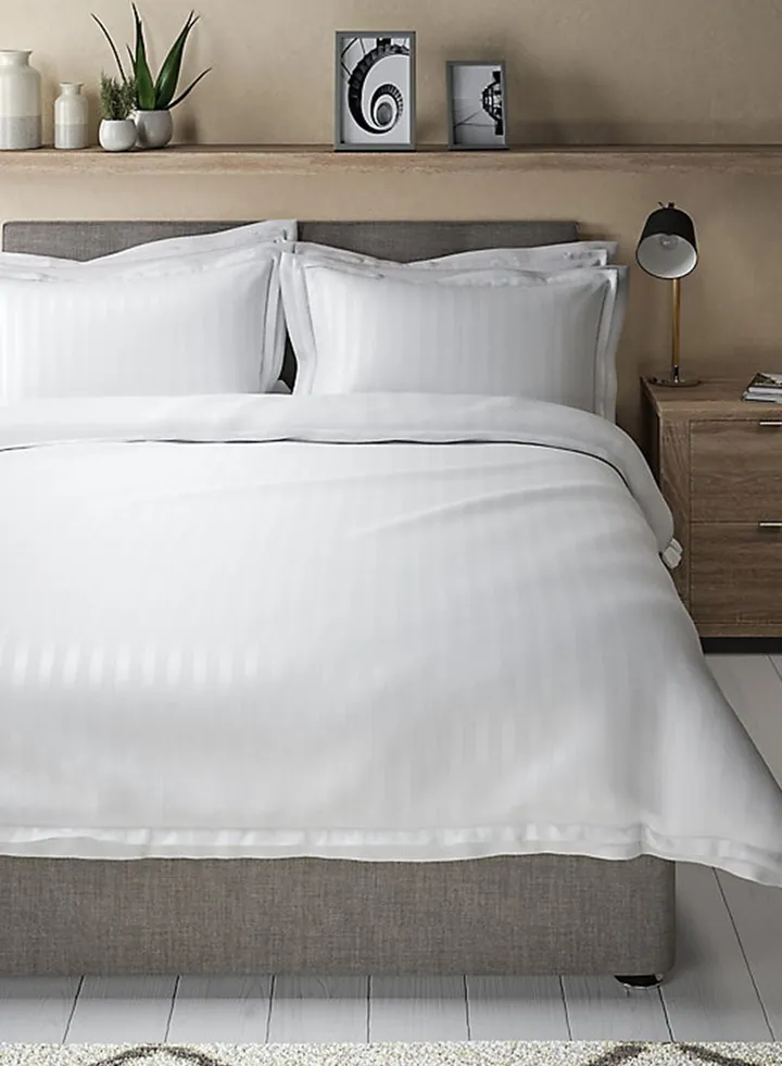 Cotton Double Cuff Super King Bedding Set
