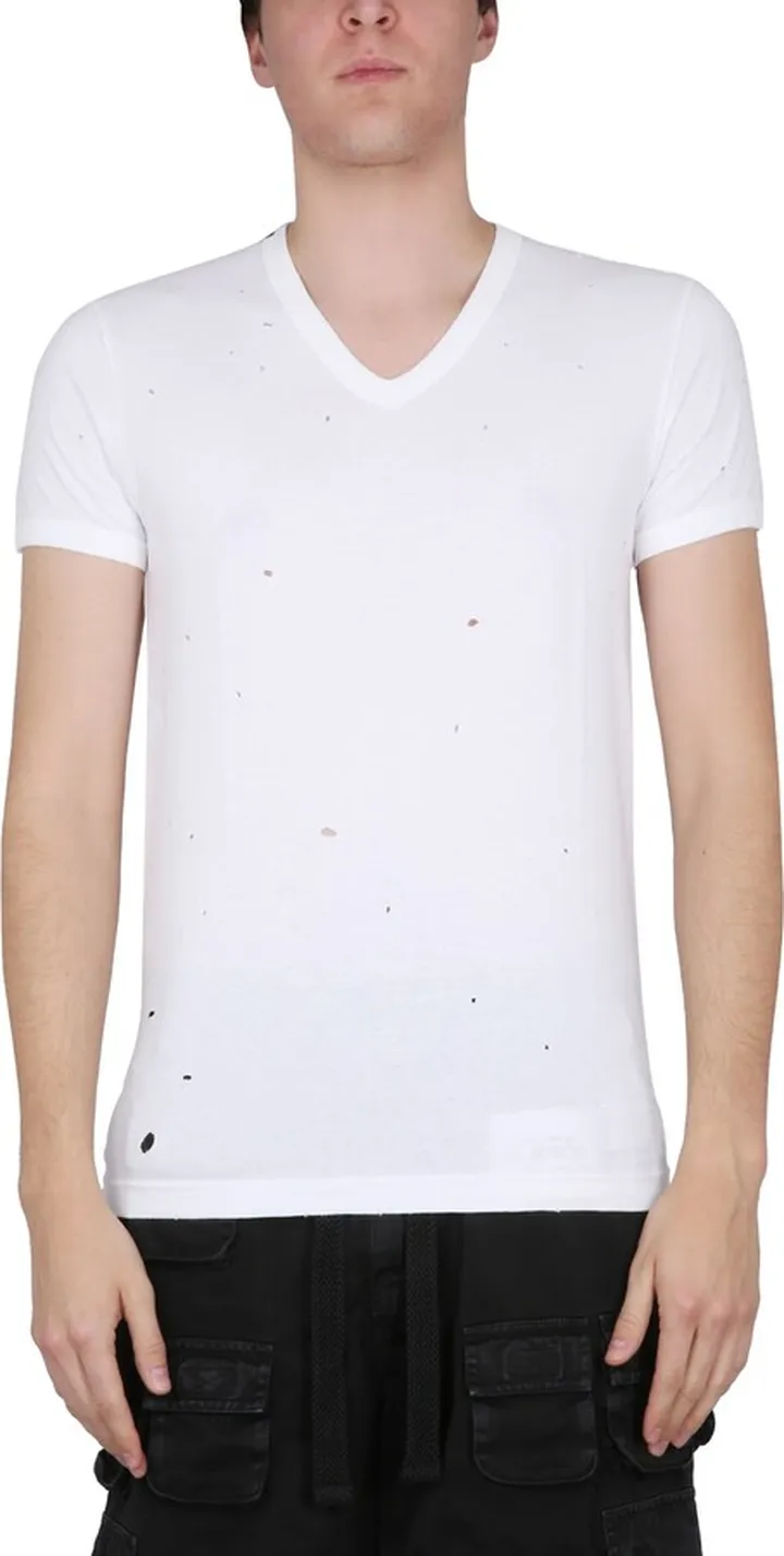 V-neck T-shirt