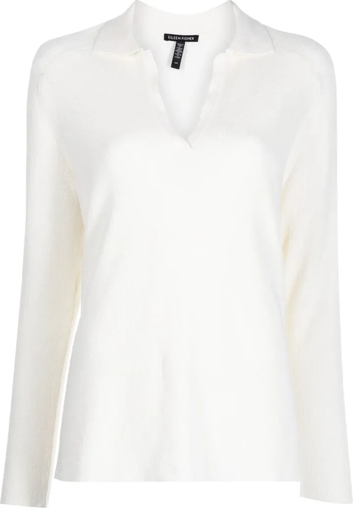 V-neck knitted jumper