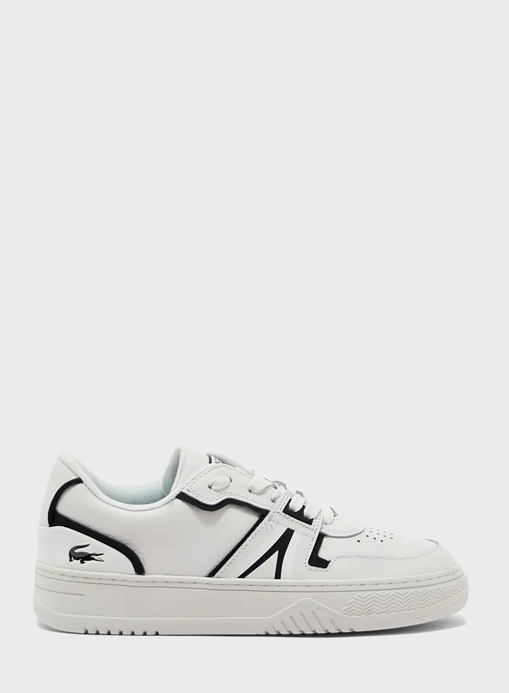 L001 123 8 Low Top Sneakers