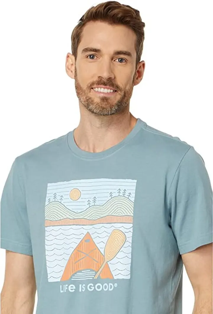 Life is Good Woodblock Kayak Short Sleeve Crusher Tee (Smoky Blue) Men's T Shirt