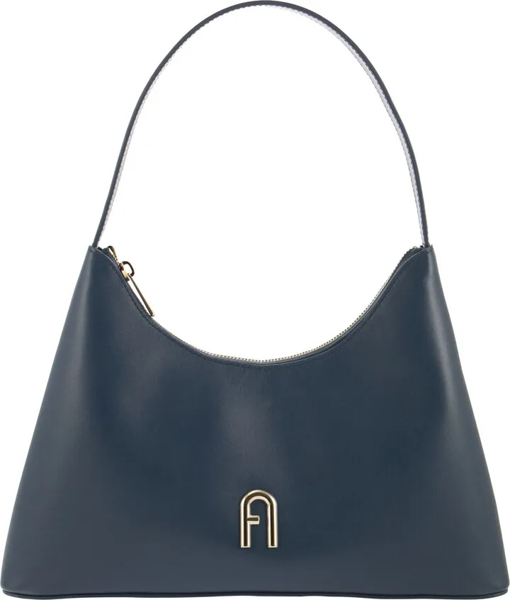 Furla Diamante is a small shoulder bag made of soft calfskin leather. The compact size is perfect for storing small items and personal effects inside.
