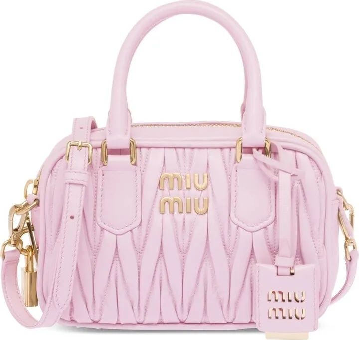 Matelassé Detailing Shoulder Bag