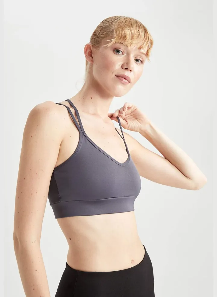 Woman Crew Neck Sleeveless Knitted Bra