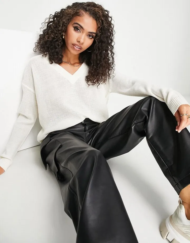 Brave Soul kansas v-neck sweater in white