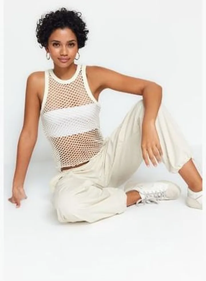Ecru Halterneck Mesh Knitted Blouse TWOSS23BZ00990