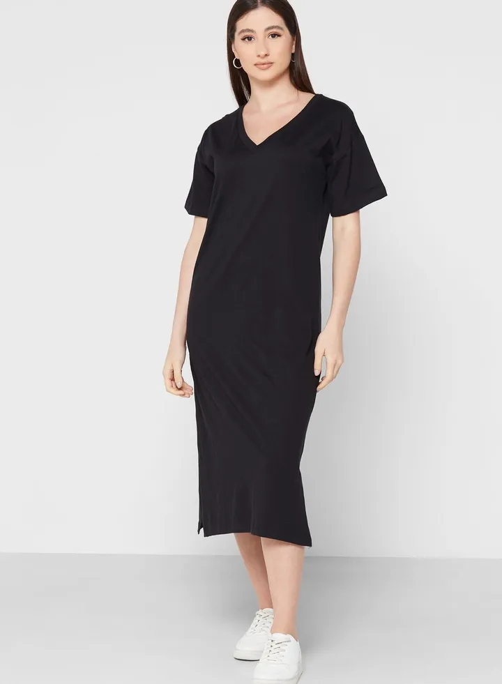 Relaxed V-Neck Midi Dress