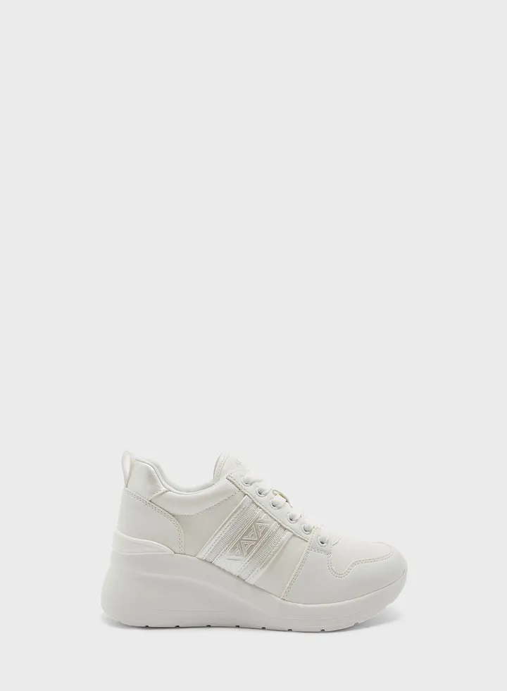 Rongan Low Top Sneakers