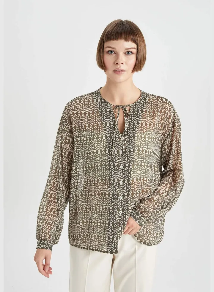 Woman Oversize Fit Shirt Neck Woven Long Sleeve Blouse