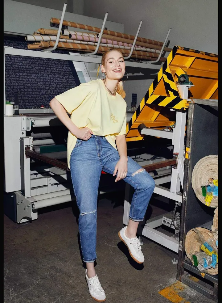 Woman Mom Fit Denim Trousers