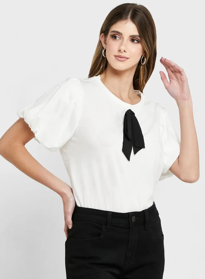 Curve Puffed Sleeve Top