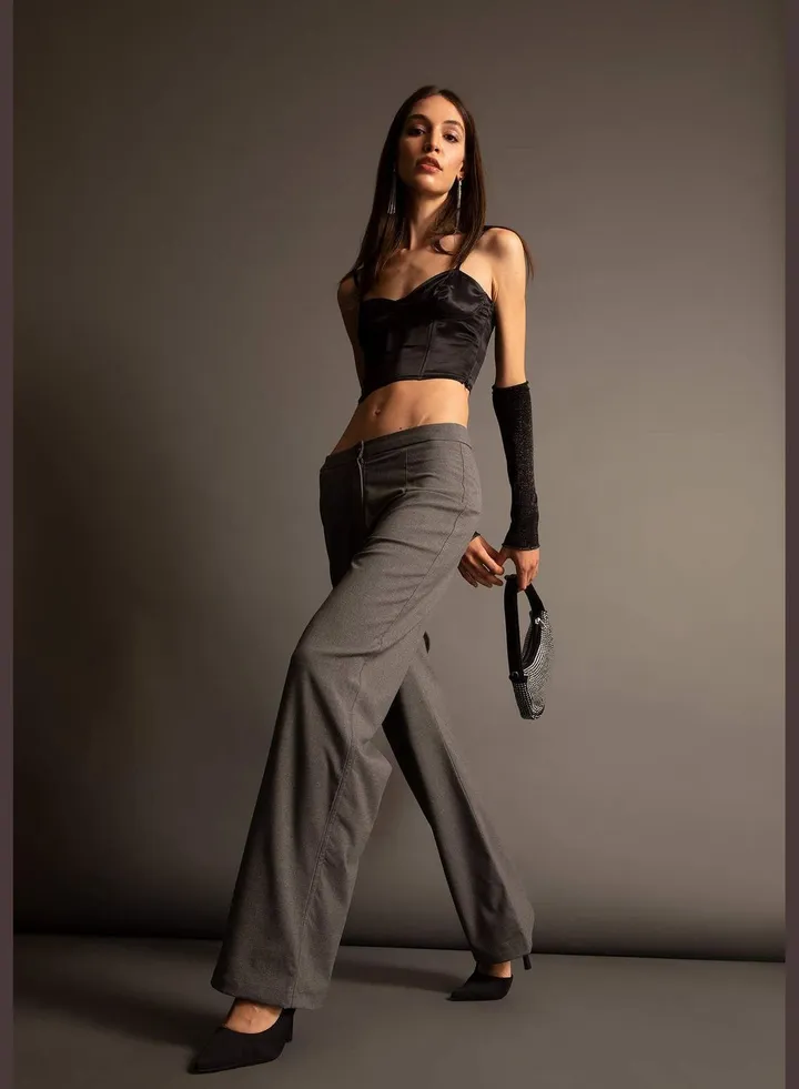 Woman Wide Leg Woven Trousers