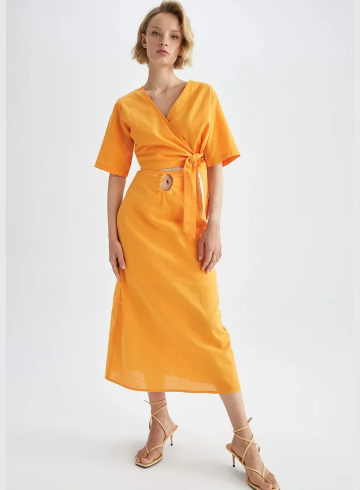 Woman Straight Woven Skirt