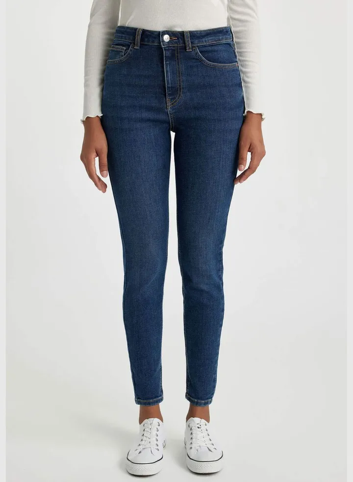 Woman Skinny Fit Denim Trousers
