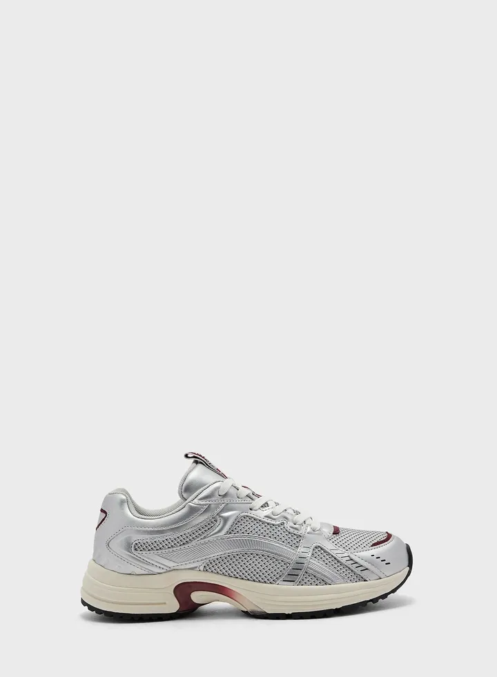Flash Low-Top Sneakers
