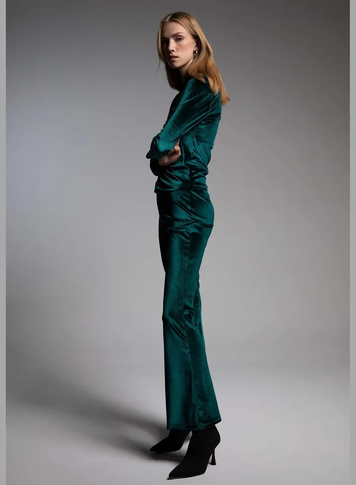 Woman Fit And Flare Knitted Trousers