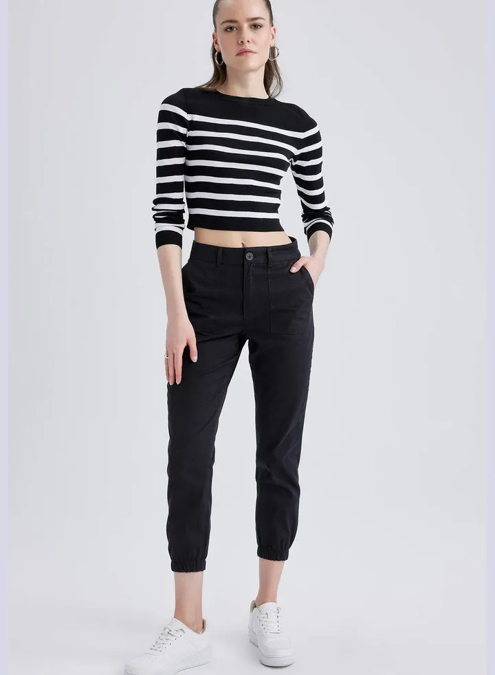 Woman Woven Trousers