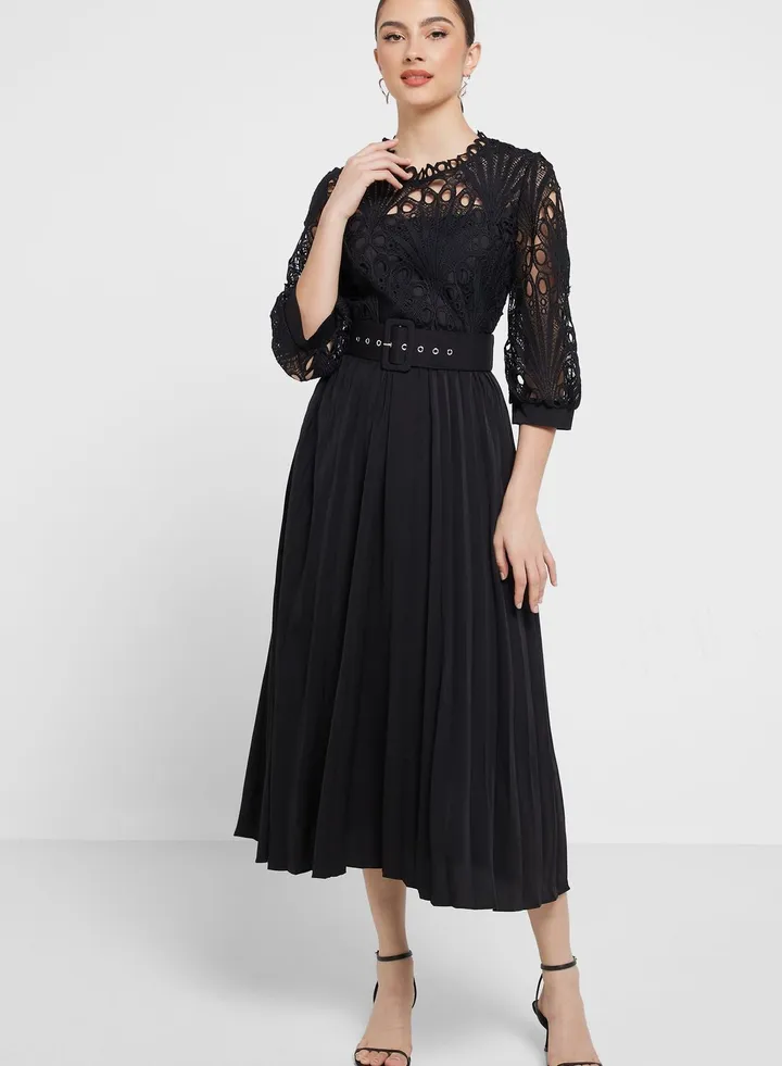 Lace Detail Pleated Dress