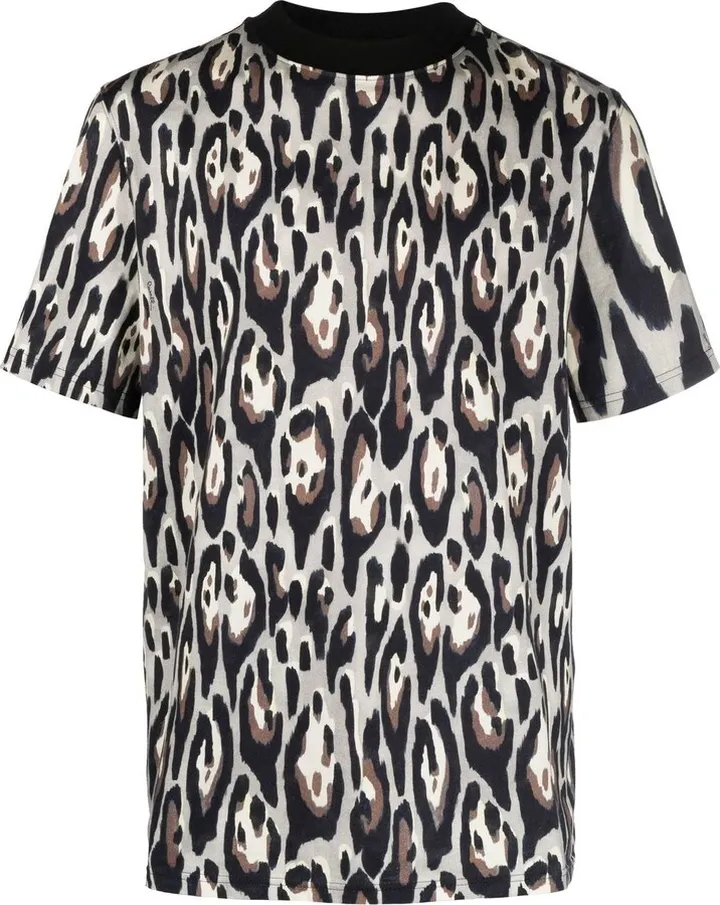 leopard-print T-shirt