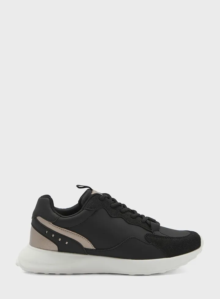 Patch Detail Sneaker