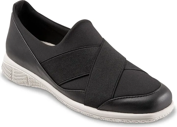 Trotters Urbana Sneaker