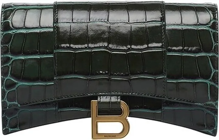Hourglass wallet with chain