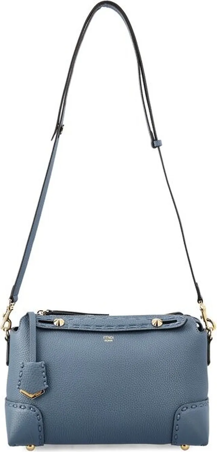 Fendi Logo Detailed Zipped Shoulder Bag