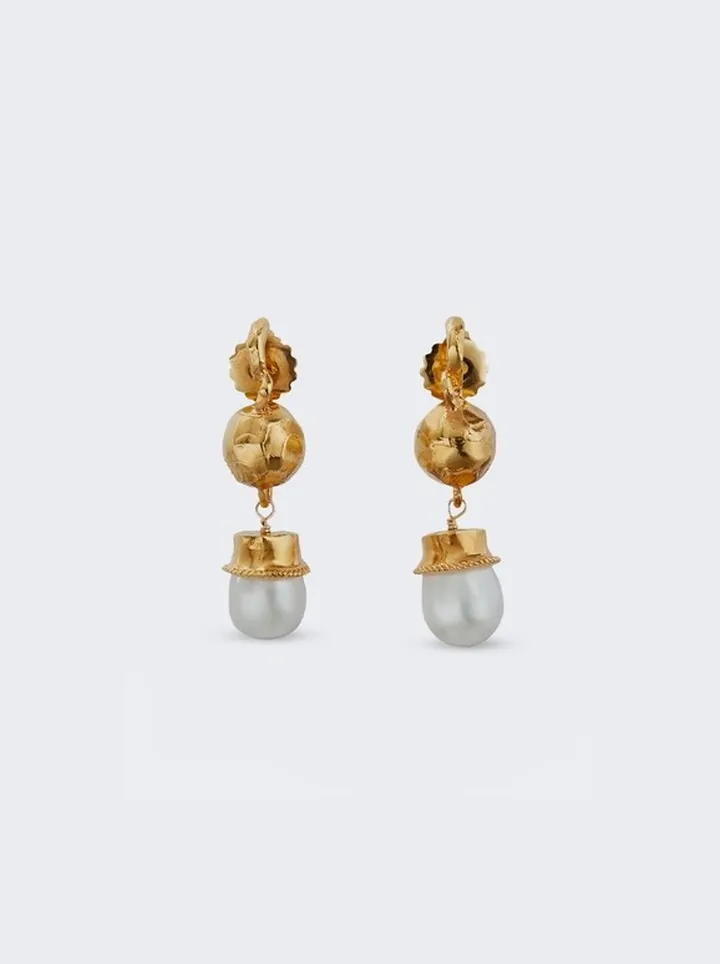 The Return To Innocence Pearl Earrings 24k Gold Plated