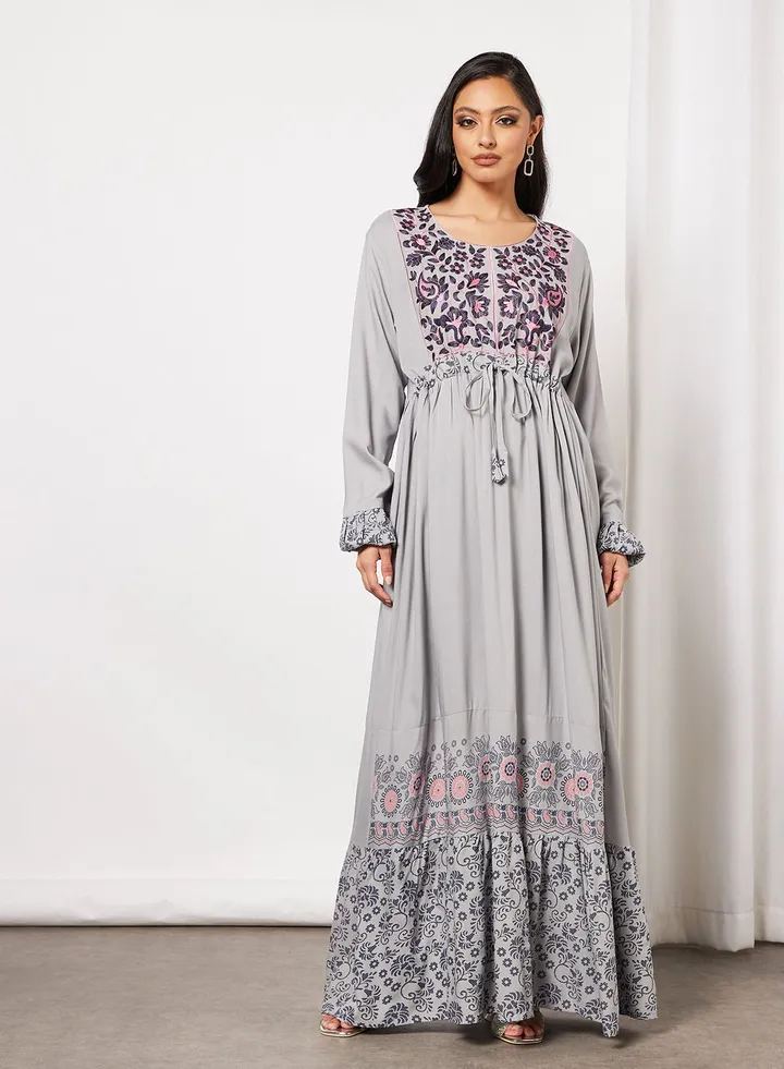 Matching Mask With Tassel Detail Embroidered Jalabiya