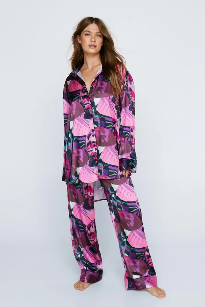 Nasty Gal Womens Satin Butterfly Print Oversized Pajama Pants Set