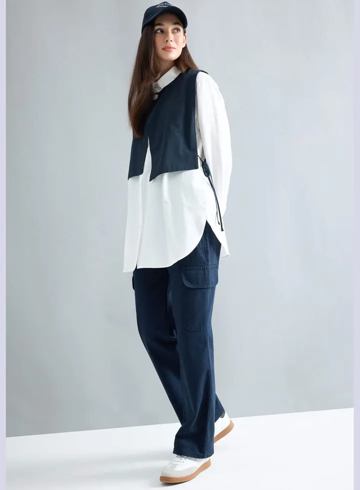 Woman Cargo Fit Woven Trousers