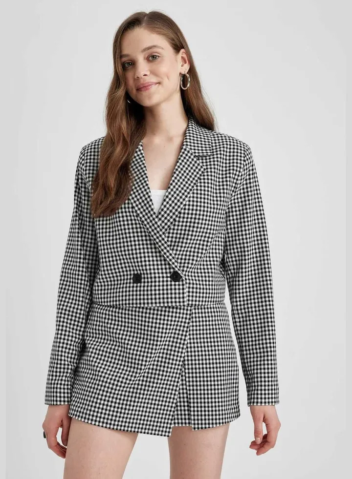 Woman Cropped Fit Blazer