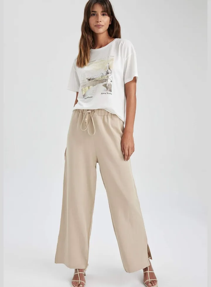 Woman Straight Fit Woven Trousers