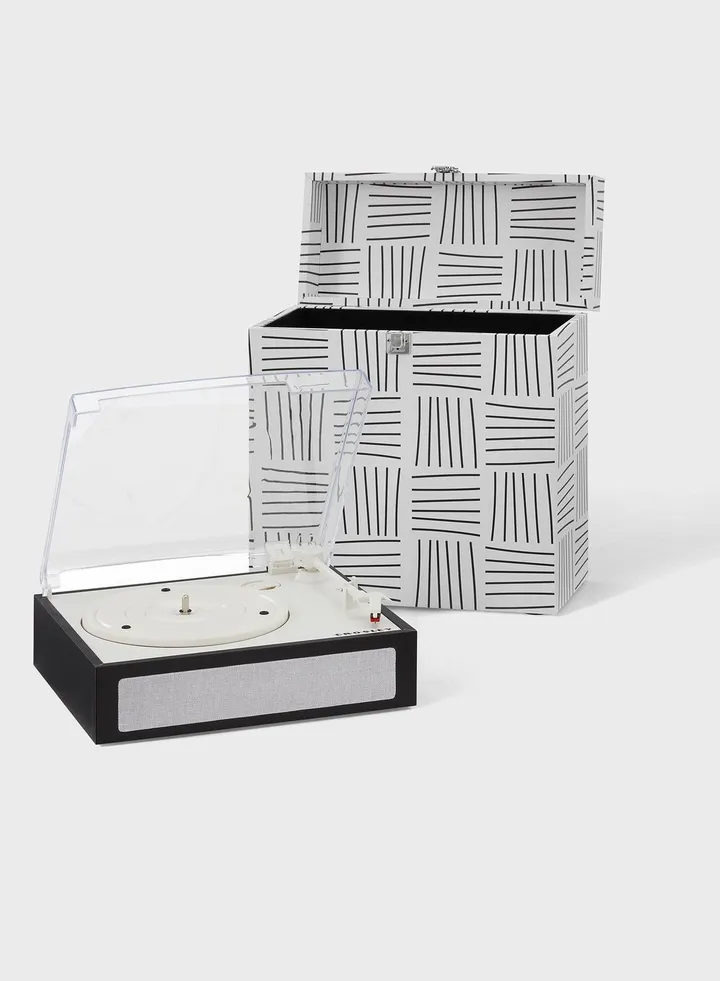 Fusion Turntable And Carrying Case