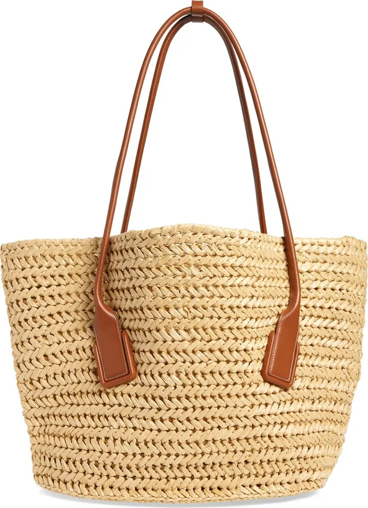 Medium Arco Crochet Raffia Tote