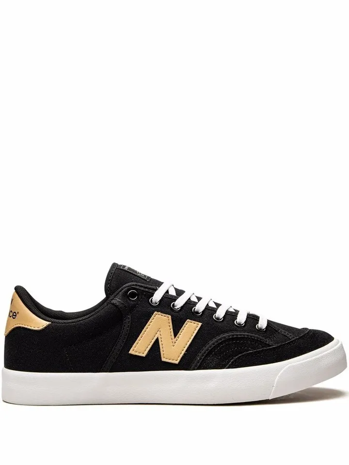 272 Low-Top Sneakers