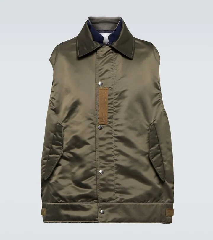 Zipped technical vest
