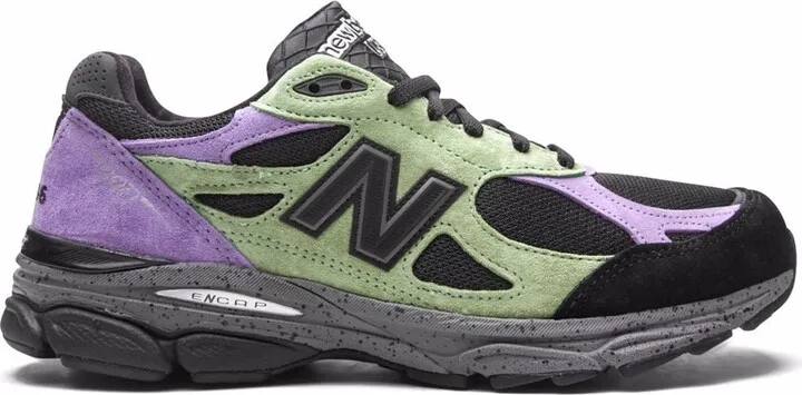 M990 V3 sneakers