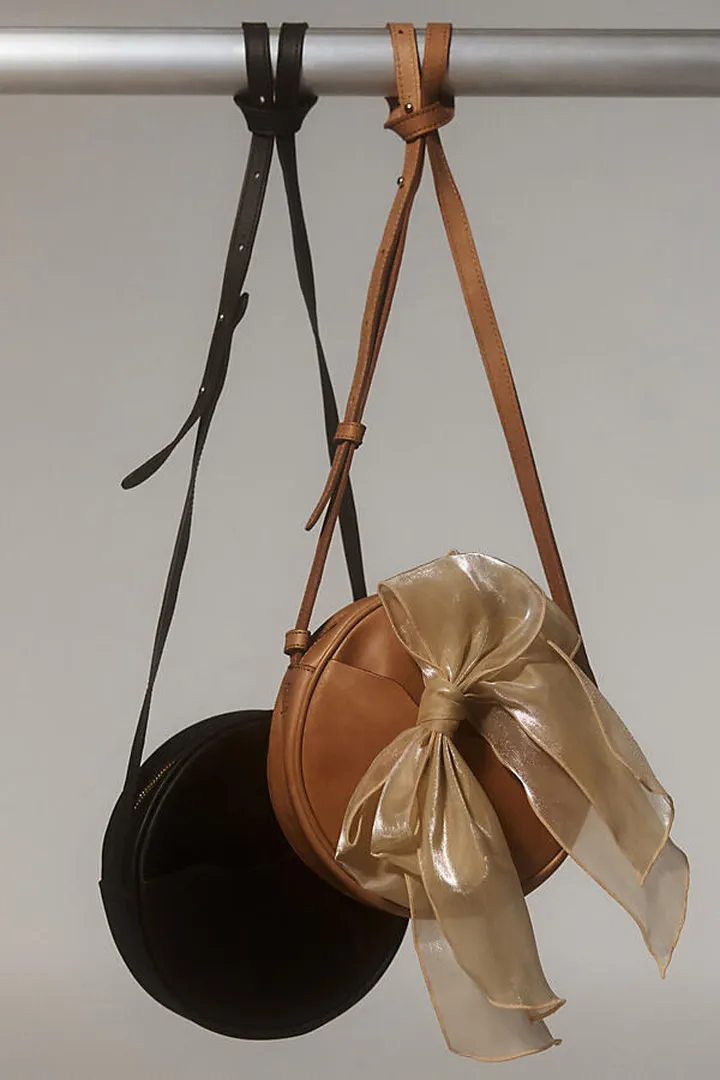 Nisolo Carry-All Circle Crossbody Beige