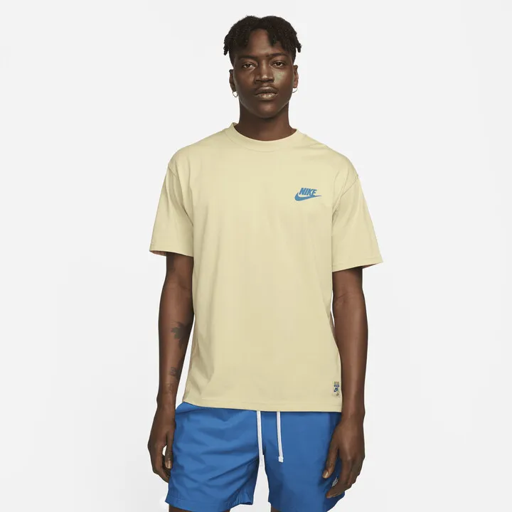 Men's Nike Sportswear T-Shirt in Brown