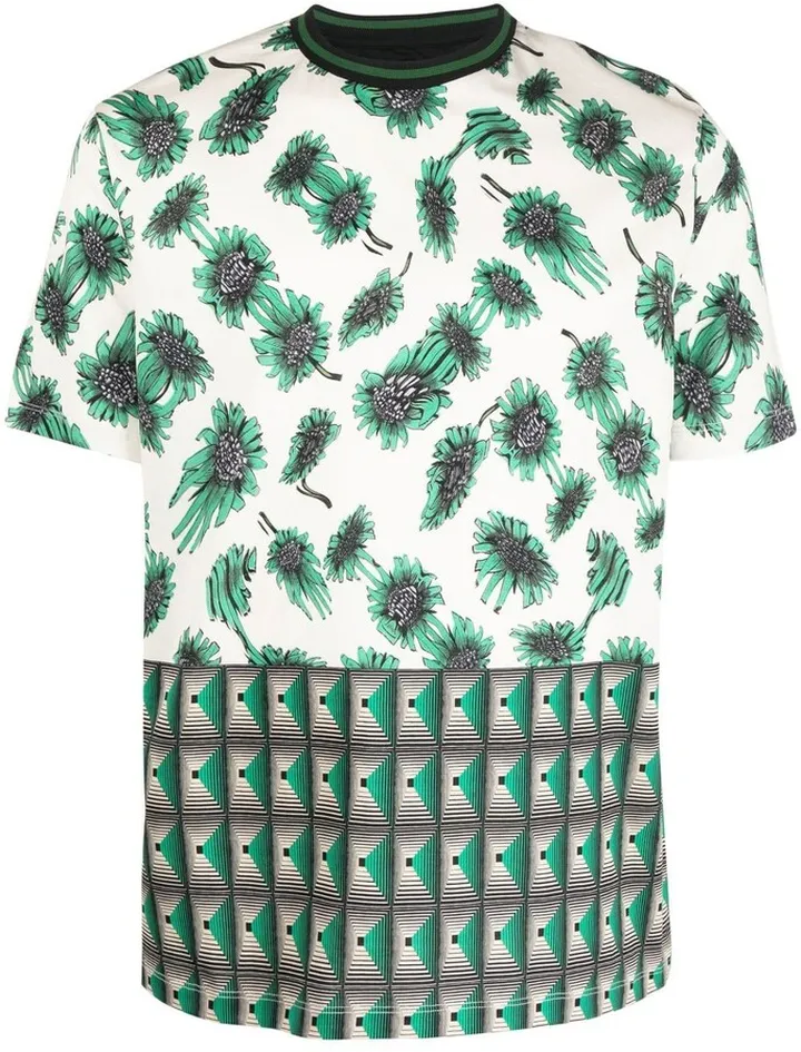 patterned short-sleeved T-shirt