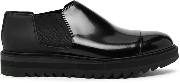 low-cut Chelsea boots